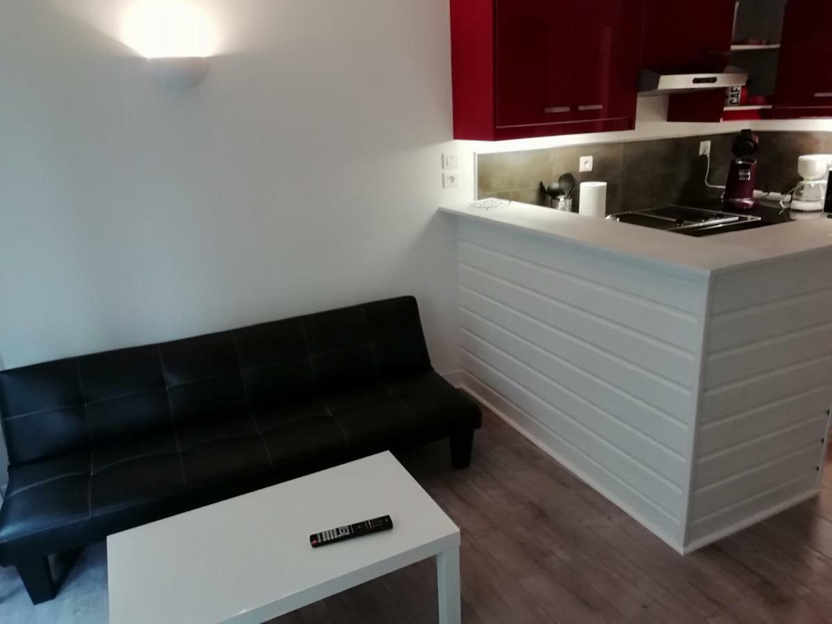 De La Place Apartment *